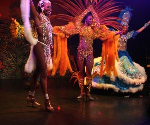 Revue de cabaret exotique : Folies tropicales